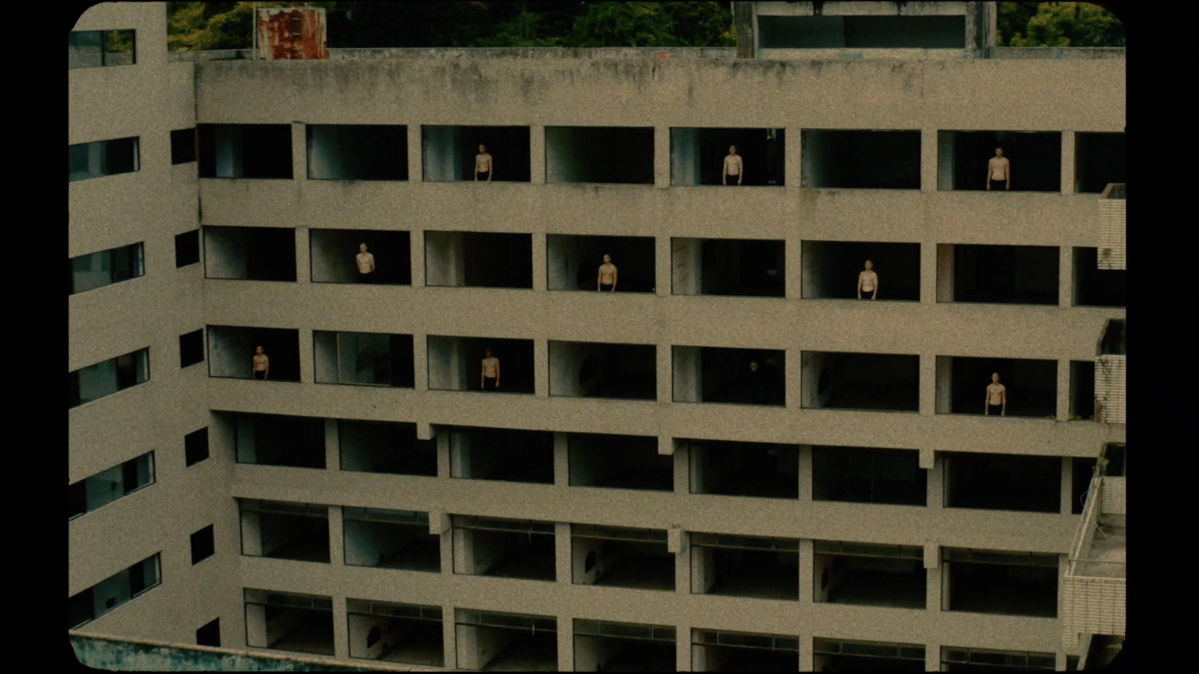 YELLOW — Hunger Game — Architecture and figures