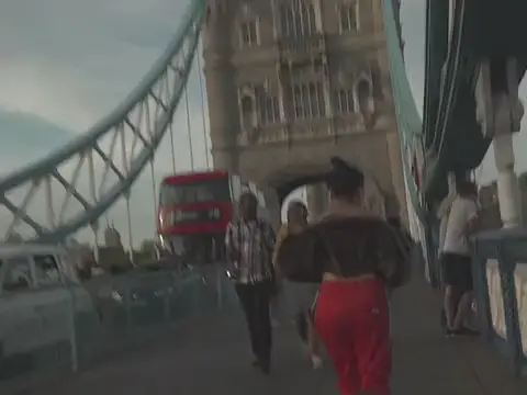 BURBERRY — motion highlight