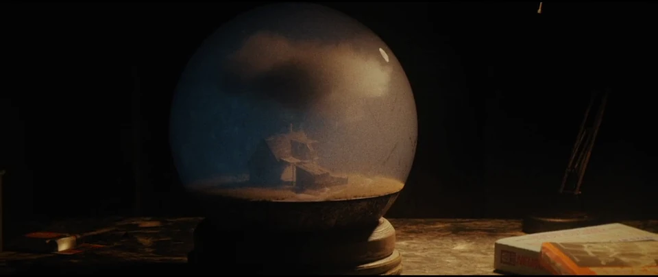 Strawberry Green — A world beneath glass